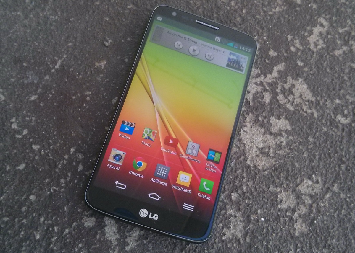 LG-G2 (2) class="wp-image-149387" 