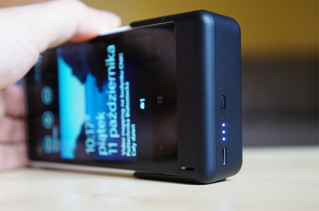 Nokia-Lumia-1020-Grip-8