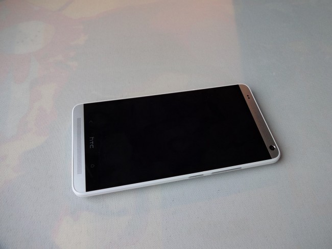 https://ocs-pl.oktawave.com/v1/AUTH_2887234e-384a-4873-8bc5-405211db13a2/spidersweb/2013/10/htc-one-max-43-650x487.jpg