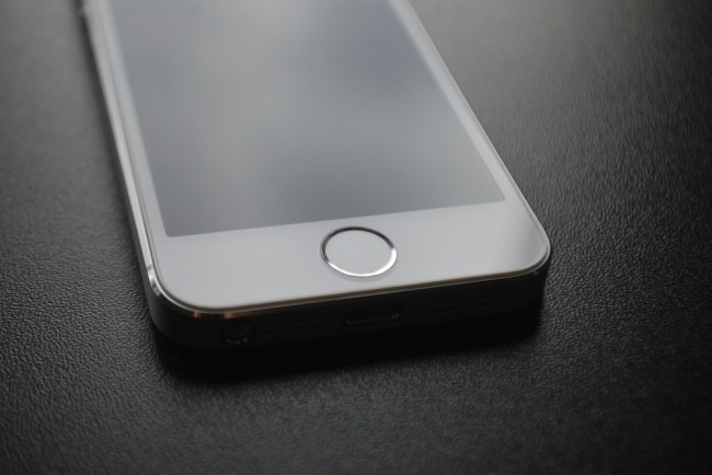 iPhone 5s by Spider’s Web, 1