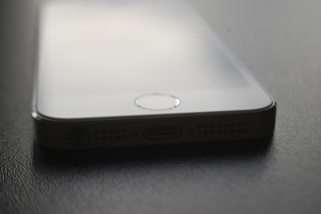 iPhone 5s by Spider’s Web, 14