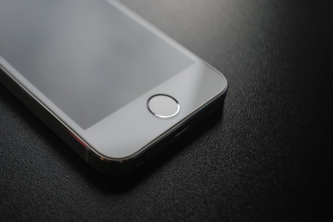 iPhone 5s by Spider's Web, Touch ID class="wp-image-148851" 