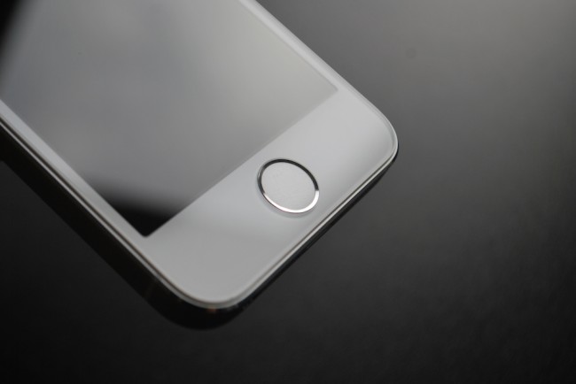 iPhone 5s by Spider's Web, Touch ID 2 class="wp-image-148852" 