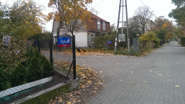https://ocs-pl.oktawave.com/v1/AUTH_2887234e-384a-4873-8bc5-405211db13a2/spidersweb/2013/10/zdjęcie-htc-one-max--650x367.jpg