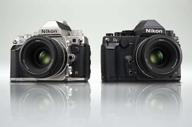 Nikon-Df-blakc-and-silver 
