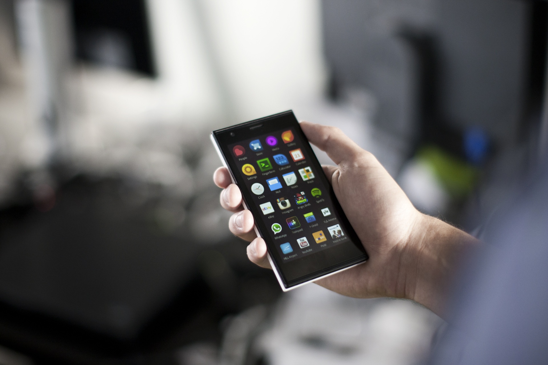 Jolla w końcu ma drugą połówkę z klawiaturą