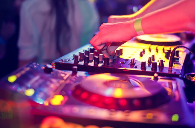 muzyka dj klub pub bar