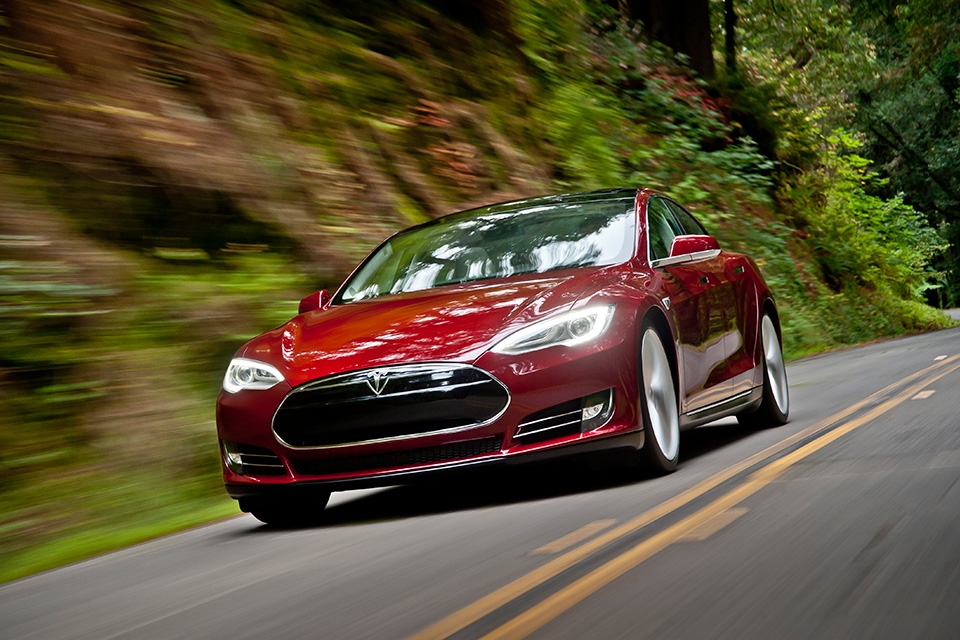 tesla s class="wp-image-153323" 