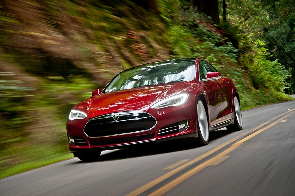 tesla s class="wp-image-153323"