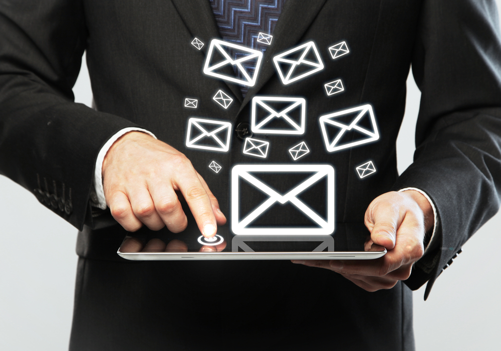 tablet mail poczta class="wp-image-156559" 
