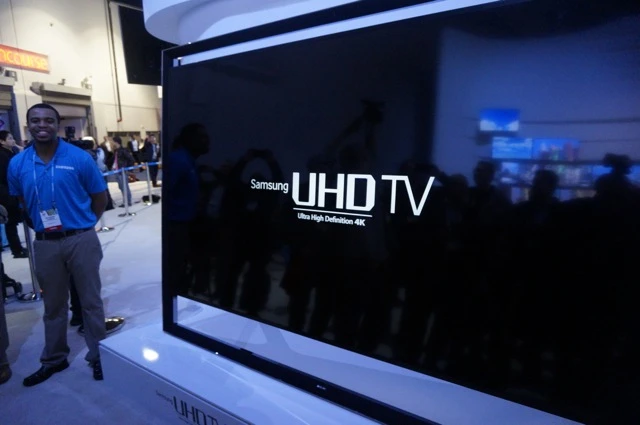 Samsung-ces-2014-stoisko-telewizory10 