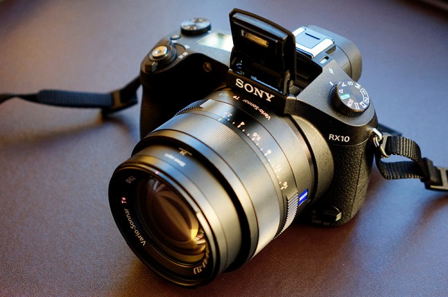 Sony-RX10-12 