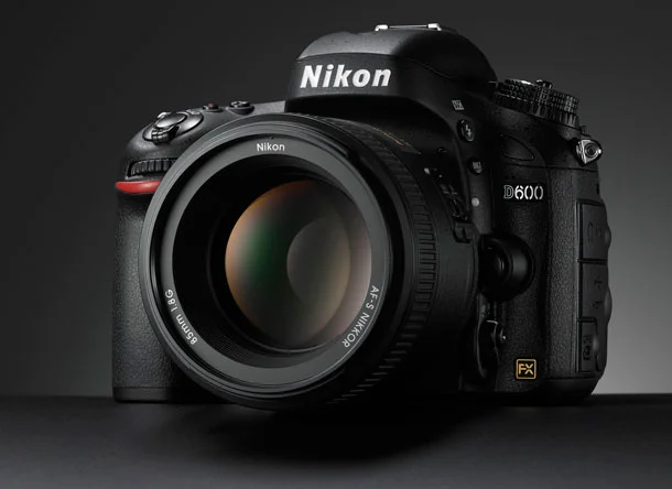 D600