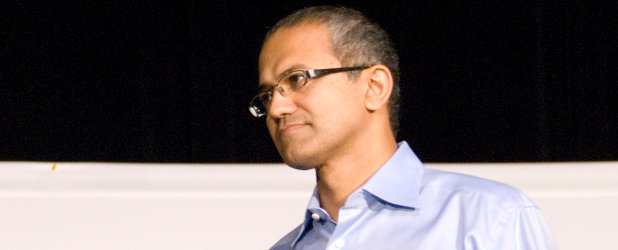 satya-nadella-ceo-microsoft class="wp-image-166442" 