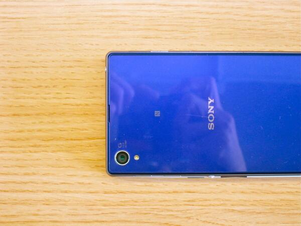 oneplus vs xperia