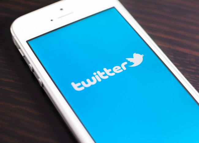 twitter na smartfonie class="wp-image-176222" 