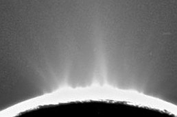 Cryovolcanism_on_enceladus class="wp-image-177425" 