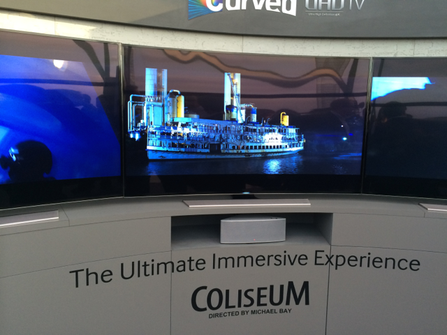 Samsung_Curved_TV_wygiete_telewizory_premiera_16 class="wp-image-177964" 