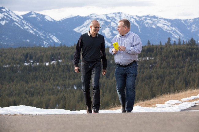 Satya Nadella Stephen Elop class="wp-image-183713" 