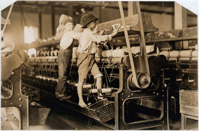 1024px-Mill_Children_in_Macon_2