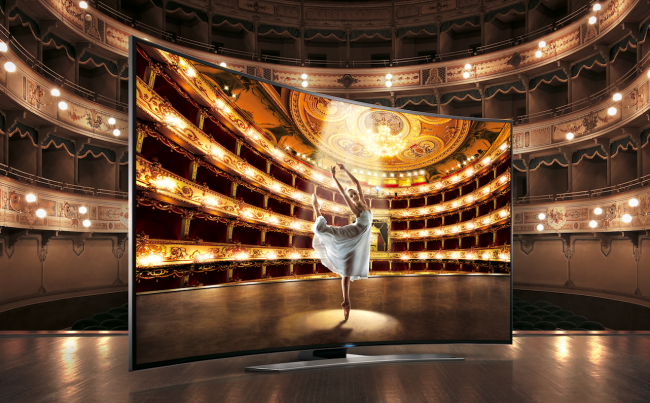 Curved 4K opera class="wp-image-187198" 