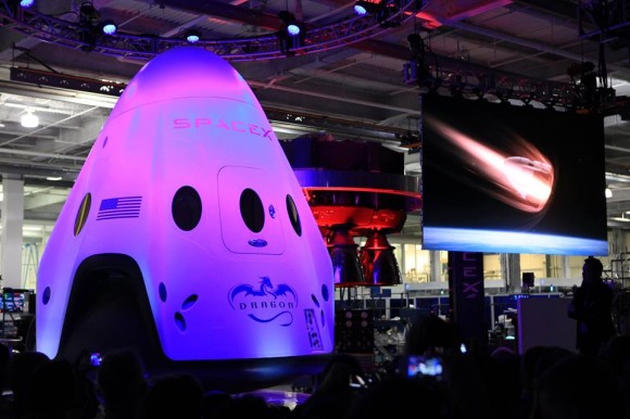 spacex-dragon-v2-3 class="wp-image-198211" 