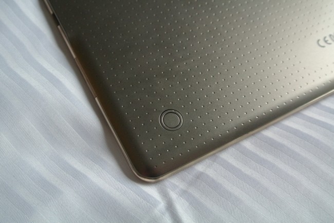 Samsung Galaxy Tab S, 4 zatrzask