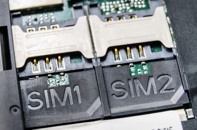 dual-sim-karta class="wp-image-202471" 