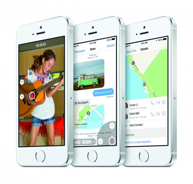 iPhone5s-3UP_MessagesFeatures-PRINT