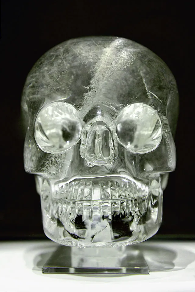 640px-Crystal_skull_british_museum_random9834672 class="wp-image-220068"