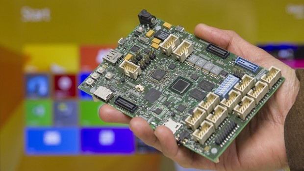 Microsoft prezentuje Sharks Cove &#8211; odpowiedź na Raspberry Pi. Nie chcecie znać ceny