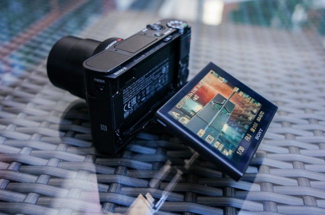 https://ocs-pl.oktawave.com/v1/AUTH_2887234e-384a-4873-8bc5-405211db13a2/spidersweb/2014/07/Sony-Rx100-III-18-of-19-650x431.jpg