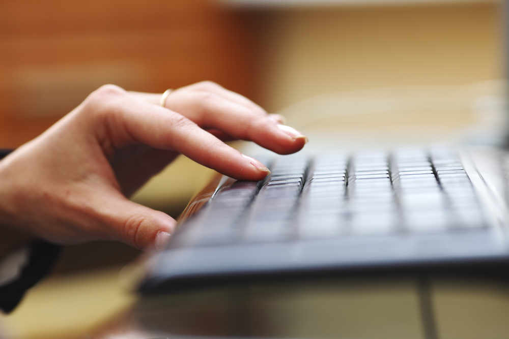 kobieta klawiatura internet komputer 