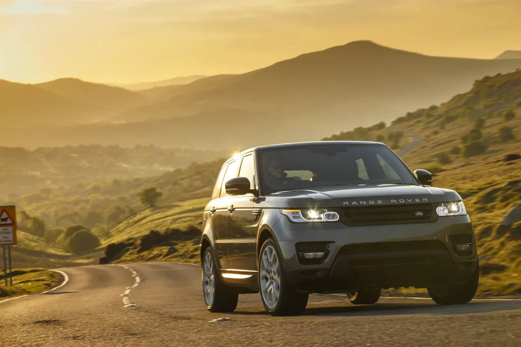 land rover class="wp-image-218076"