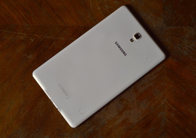 samsung galaxy tab s 8.4 010 class="wp-image-218723" 