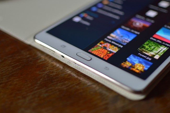 samsung galaxy tab s 8.4 020 class="wp-image-218744" 