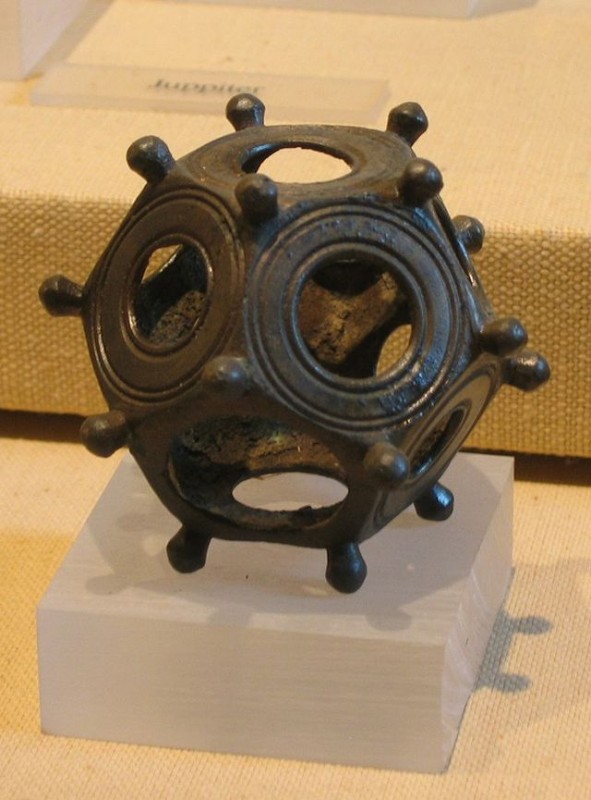 640px-Roman_dodecahedron