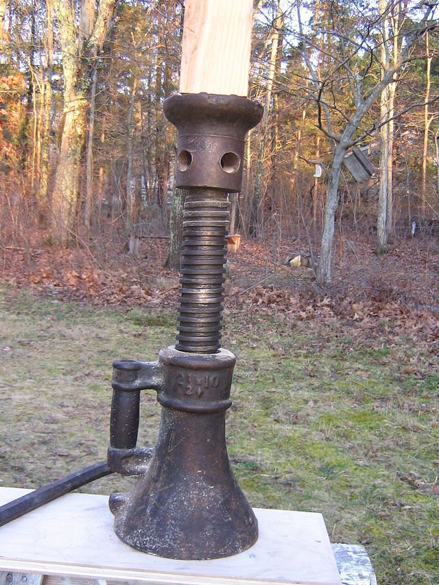 House_Jack_2.5_tons class="wp-image-225434" 