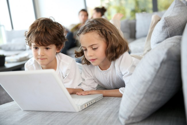 dzieci laptop