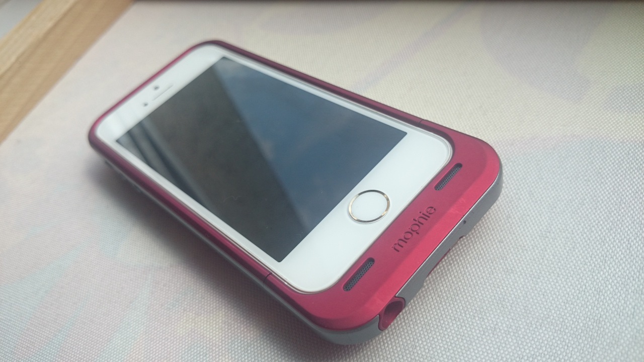mophie 4 class="wp-image-227158" 
