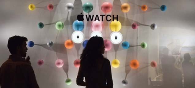 apple watch in paris class="wp-image-254873"