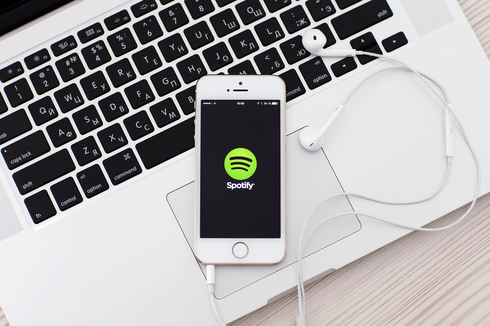 Darmowy streaming to w zasadzie zalegalizowana forma piractwa. Dlatego Apple chce go zniszczyć