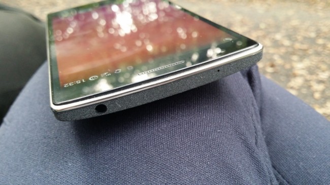 oneplus-one (12) class="wp-image-253379" 