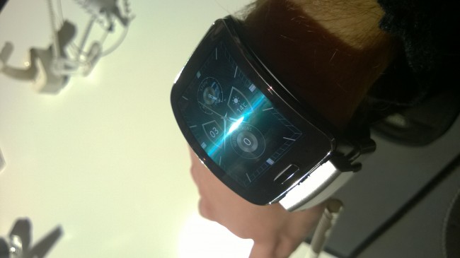 samsung galaxy gear s 4 class="wp-image-239989" 