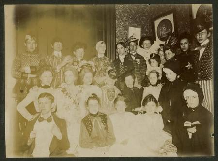 Vintage_Halloween_Costumes class="wp-image-275514" 
