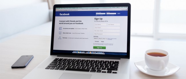 facebook fanpage fb macbook iphone notebook laptop class="wp-image-267416" 