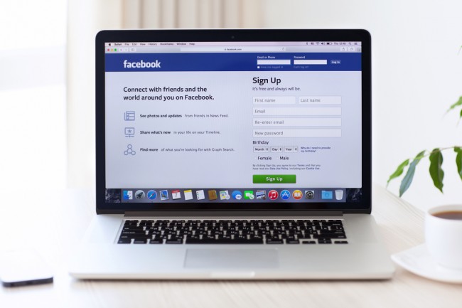 komputer laptop macbook notebook facebook internet