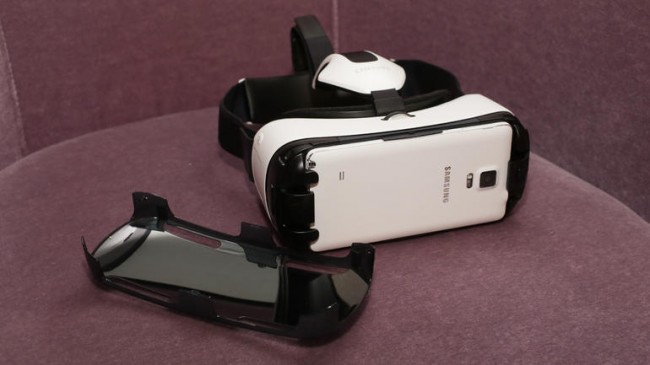 samsung-gear-vr class="wp-image-256675" 