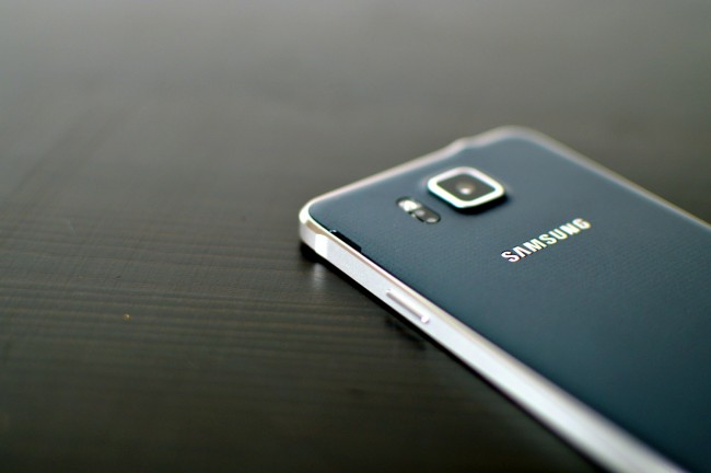 Samsung Galaxy Alpha 035