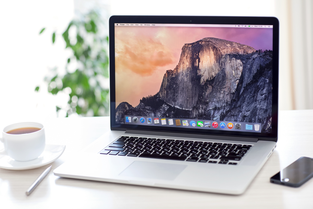 macbook laptop notebook class="wp-image-287761" 